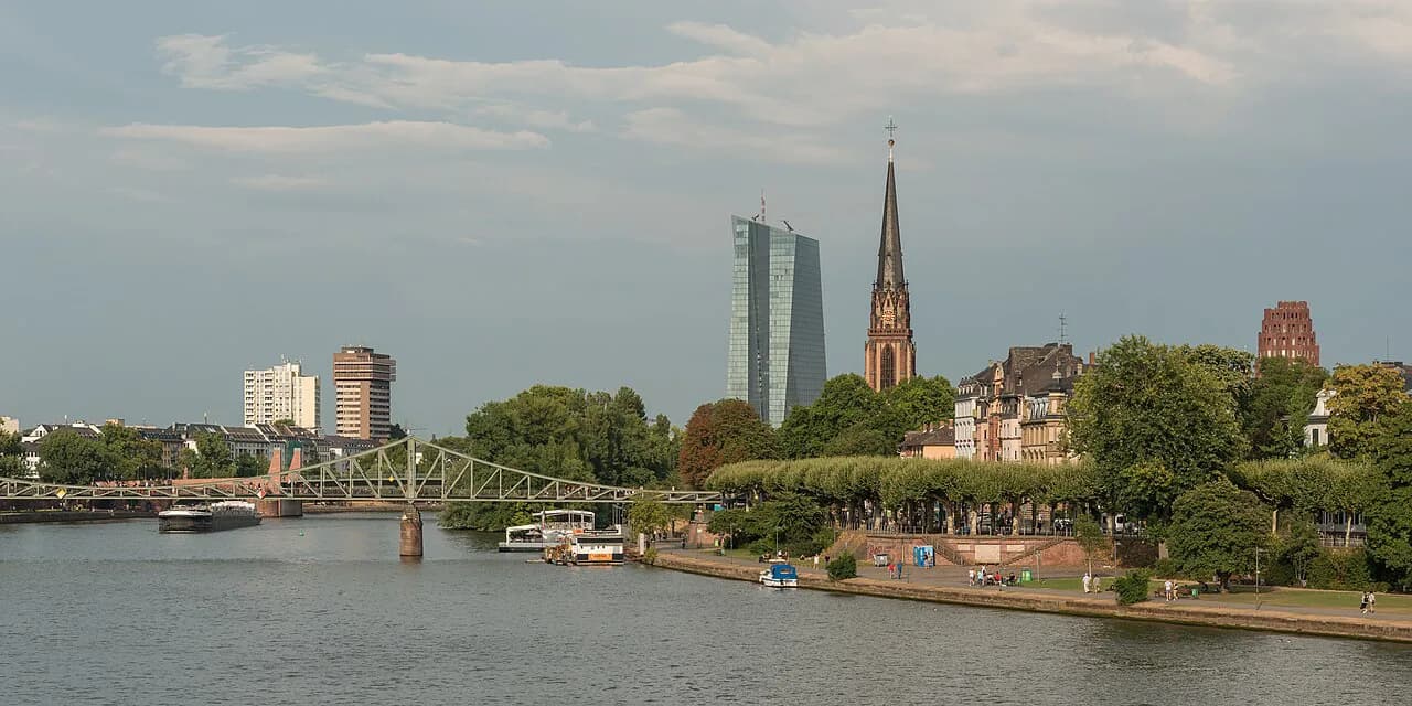 Frankfurt Card vs Museumsufer Ticket: 2026 Comparison & Guide
