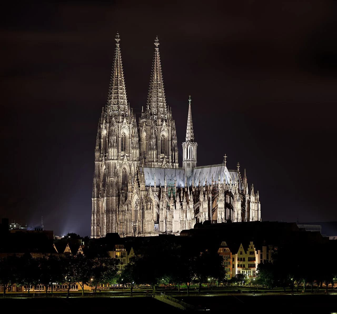 DüsseldorfCard vs Cologne Card: Which Rhine City Pass Wins in 2026?