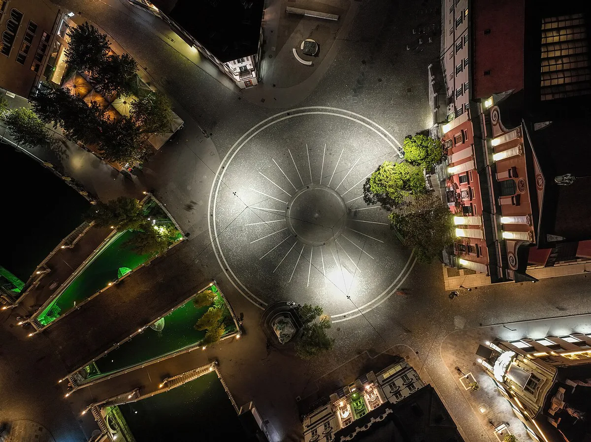 Tromostovje in Prešernov trg (Tromostovje and Prešeren Square) — 2